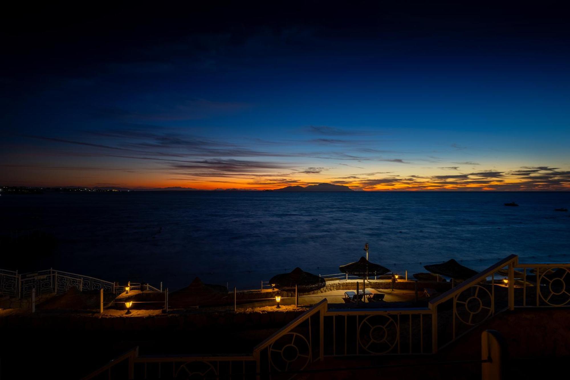 Sultan Gardens Resort Sharm El Sheikh Εξωτερικό φωτογραφία Sunset at the beach