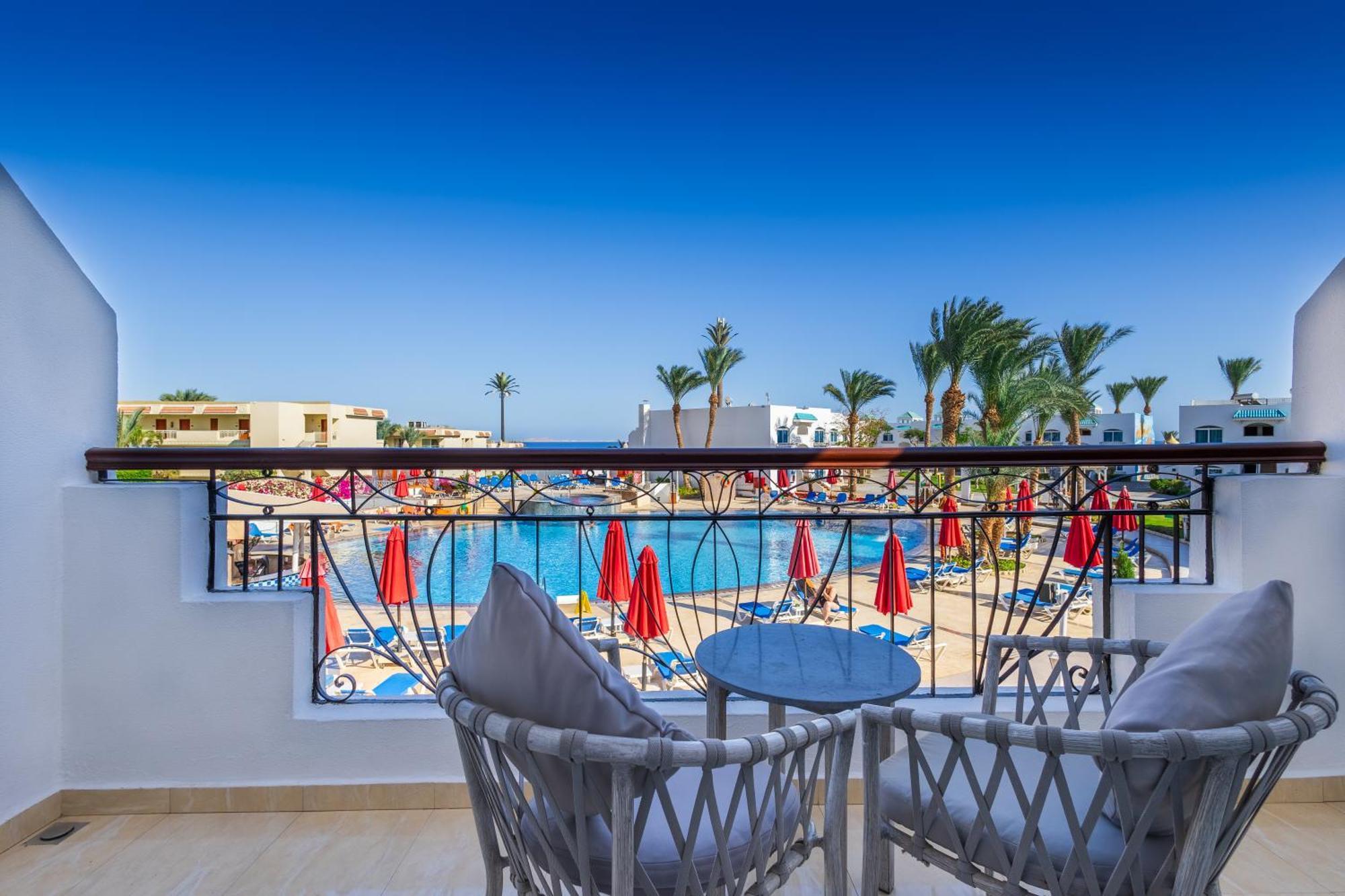 Sultan Gardens Resort Sharm El Sheikh Εξωτερικό φωτογραφία Balcony of a hotel room